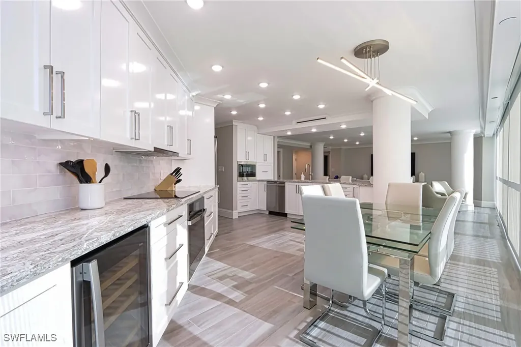 4041 Gulf Shore Boulevard N Naples FL 34103