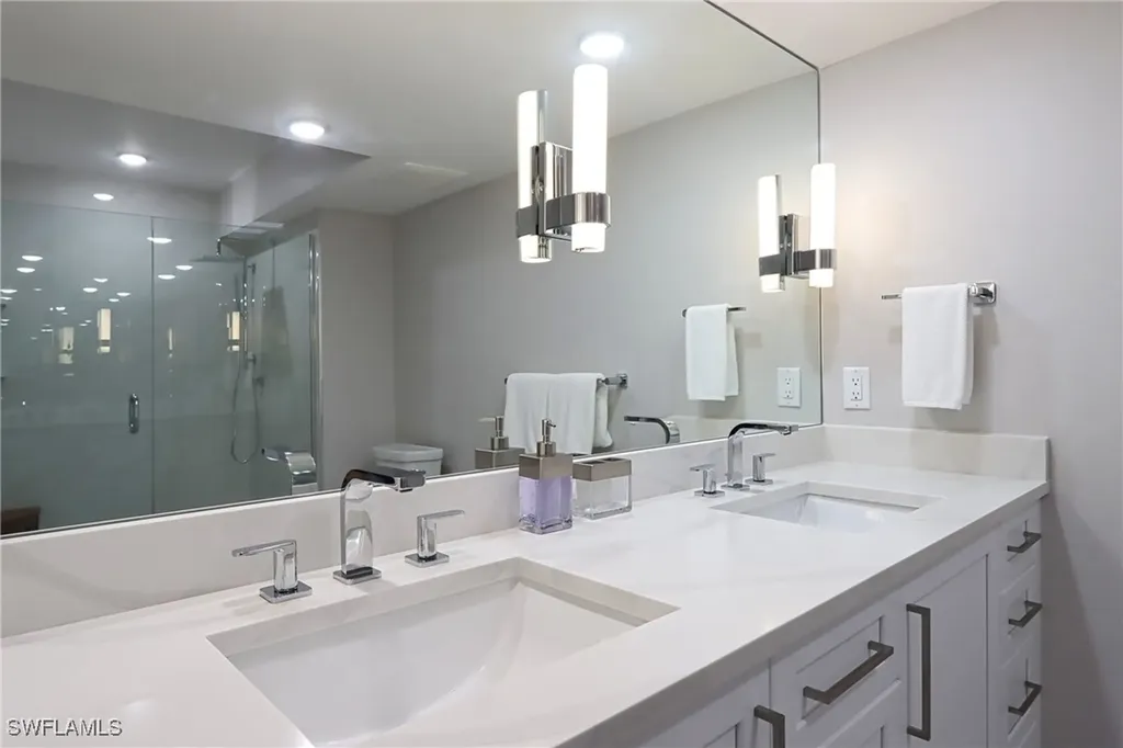 4041 Gulf Shore Boulevard N Naples FL 34103