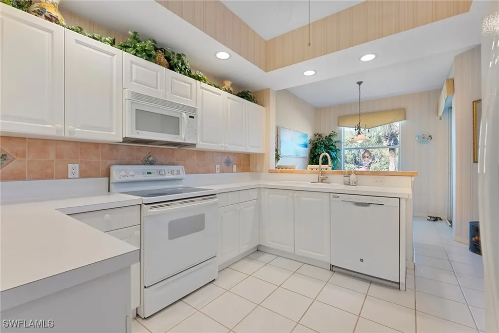 3335 Grand Cypress Drive Naples FL 34119