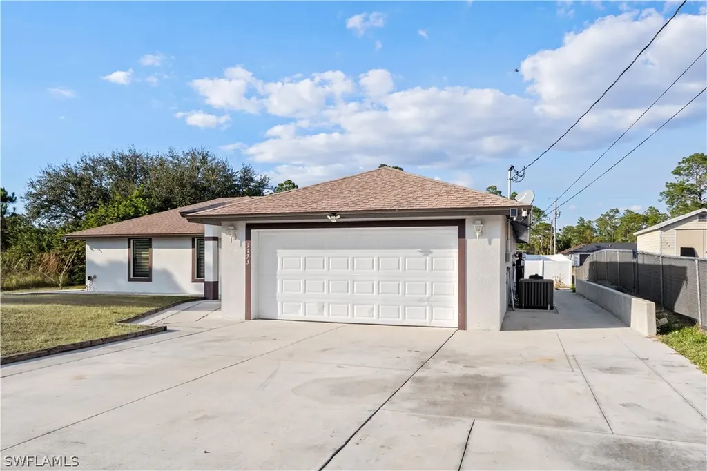 1123 Summa Boulevard Lehigh Acres FL 33974