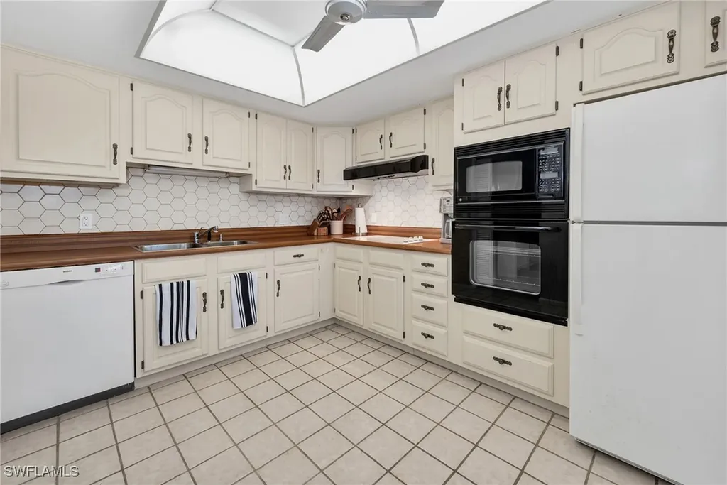 5960 Pelican Bay Boulevard Naples FL 34108