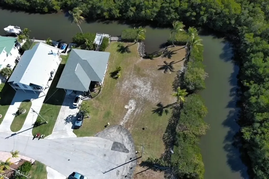 1276 Grand Canal Drive Naples FL 34110