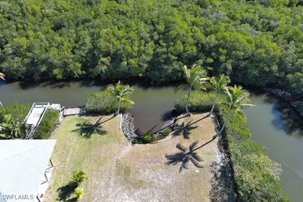 1276 Grand Canal Drive Naples FL 34110