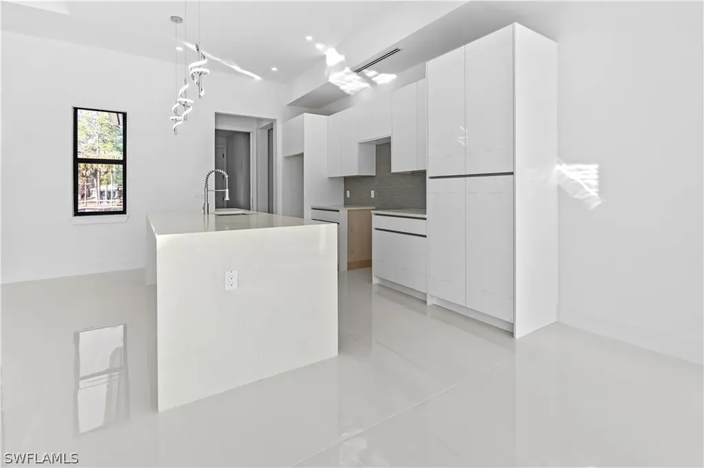 4336 10th Avenue SE Naples FL 34117