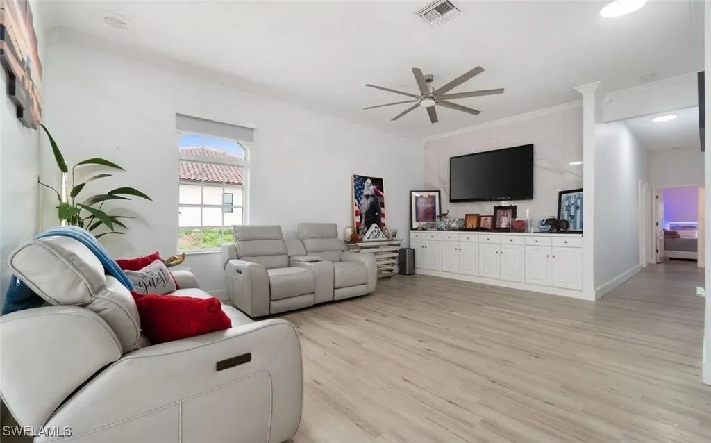 18683 Baseleg Avenue North Fort Myers FL 33917