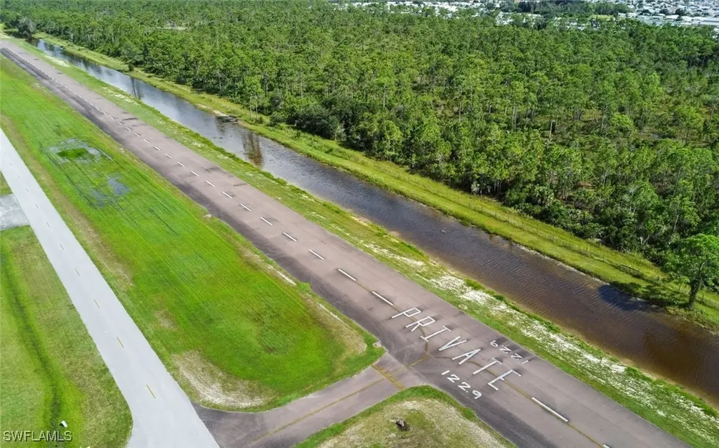 18683 Baseleg Avenue North Fort Myers FL 33917