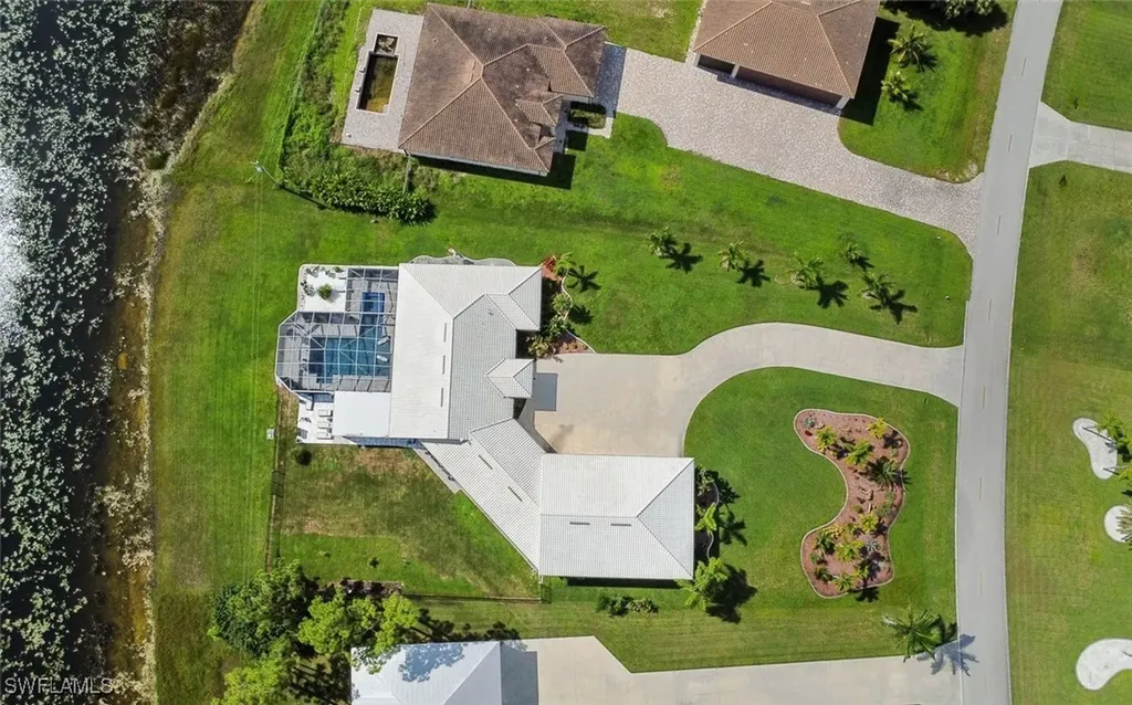 18683 Baseleg Avenue North Fort Myers FL 33917