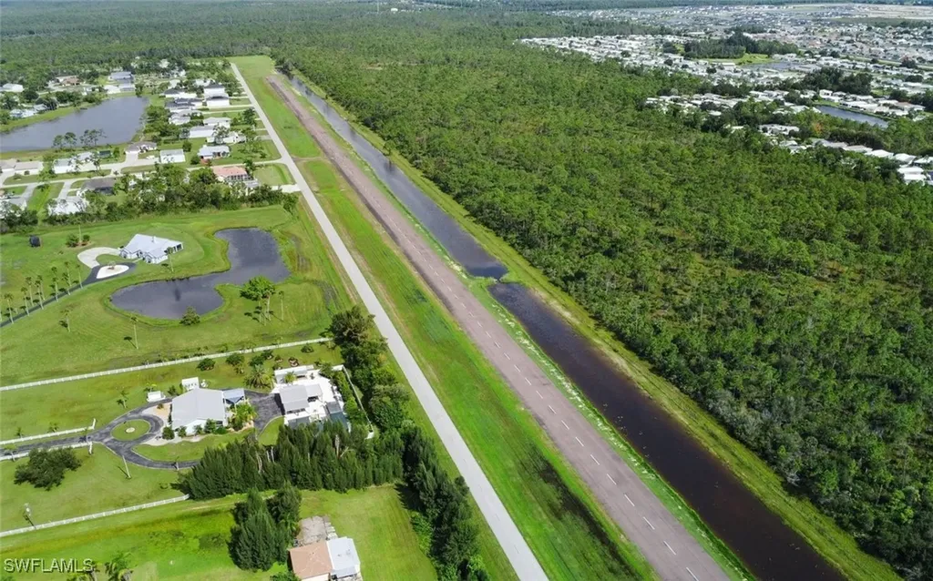 18683 Baseleg Avenue North Fort Myers FL 33917