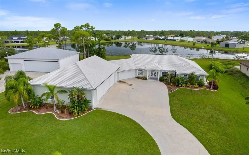 18683 Baseleg Avenue North Fort Myers FL 33917