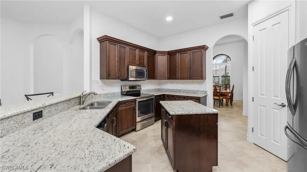 8856 Lely Island Circle Naples FL 34113