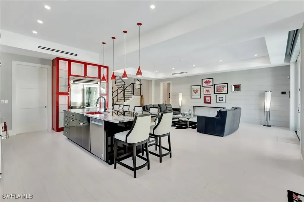 739 5th Avenue N Naples FL 34102