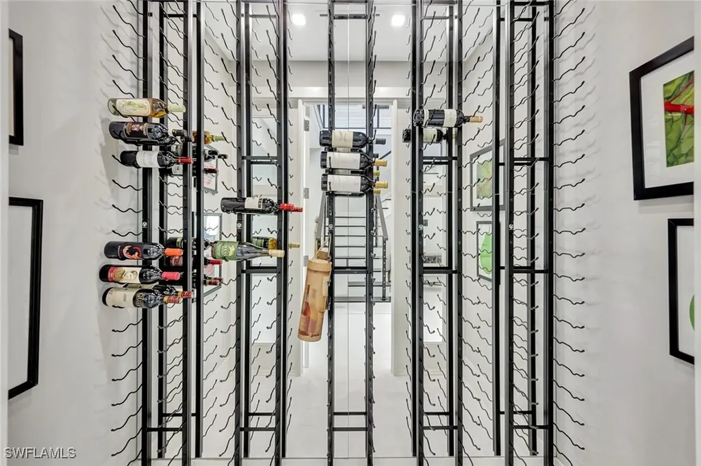 739 5th Avenue N Naples FL 34102