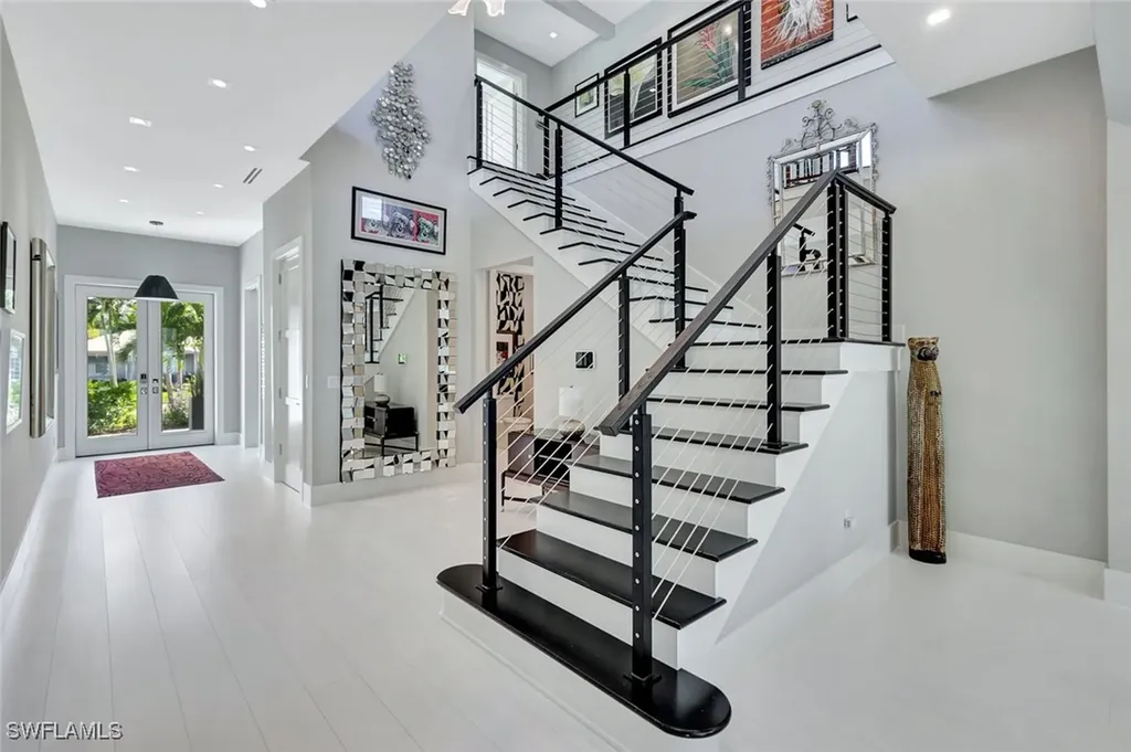 739 5th Avenue N Naples FL 34102