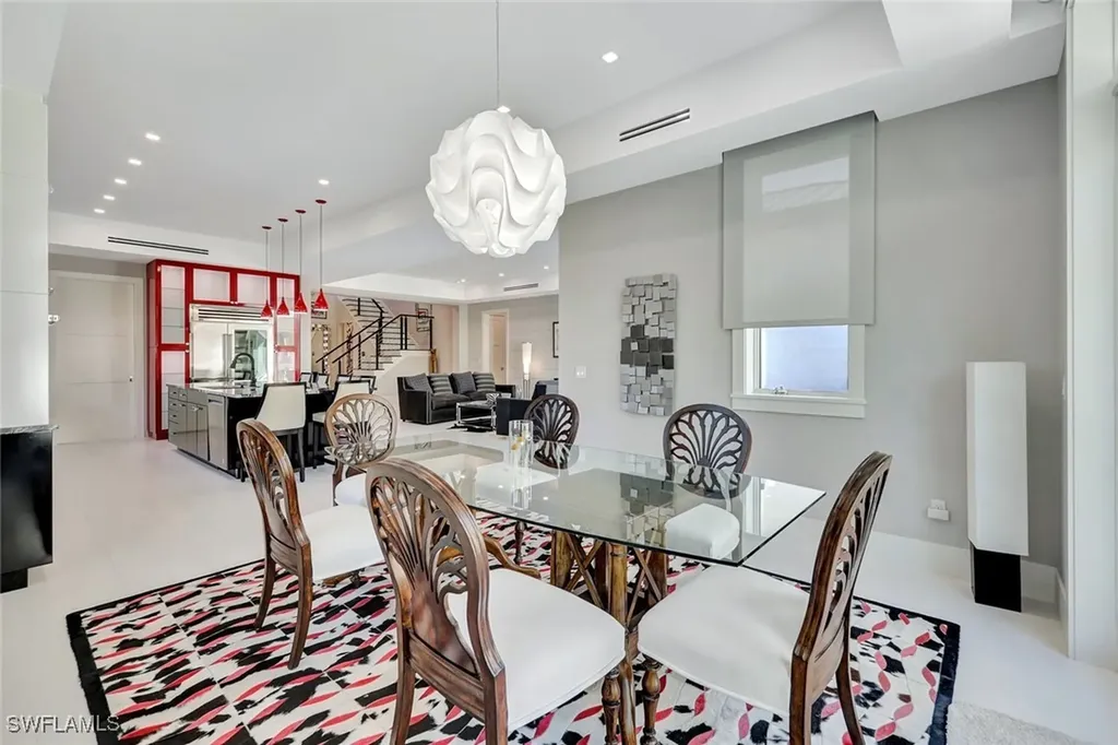 739 5th Avenue N Naples FL 34102