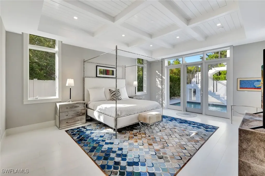 739 5th Avenue N Naples FL 34102