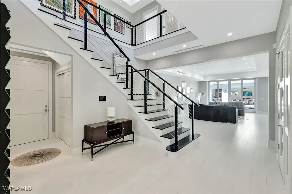 739 5th Avenue N Naples FL 34102