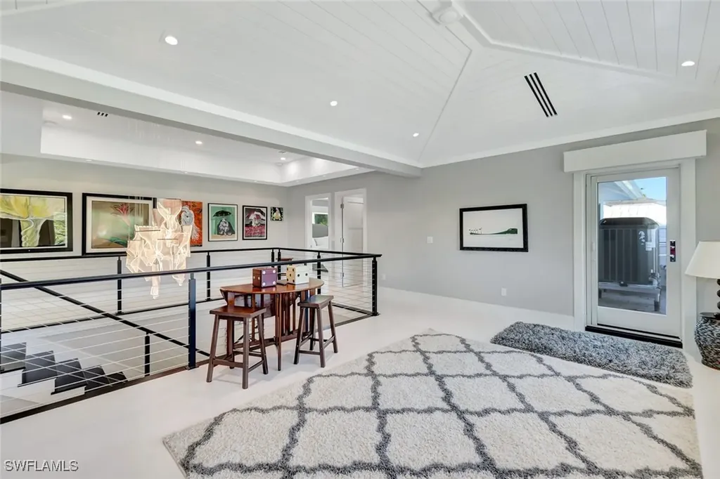 739 5th Avenue N Naples FL 34102