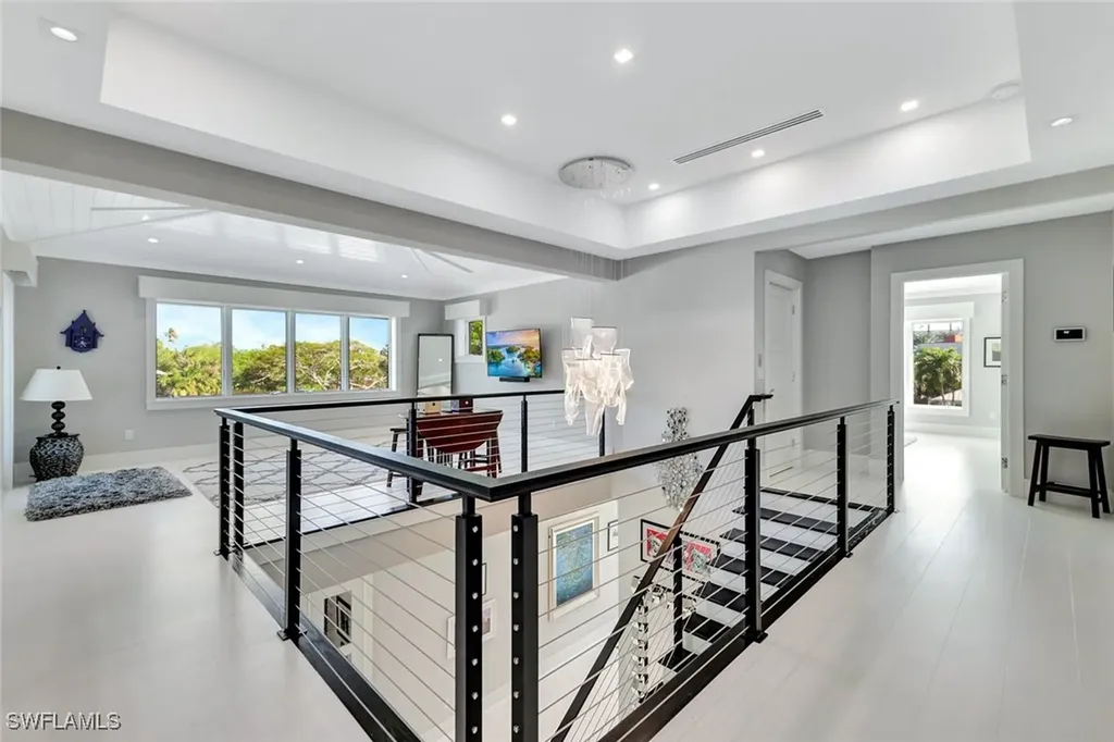 739 5th Avenue N Naples FL 34102