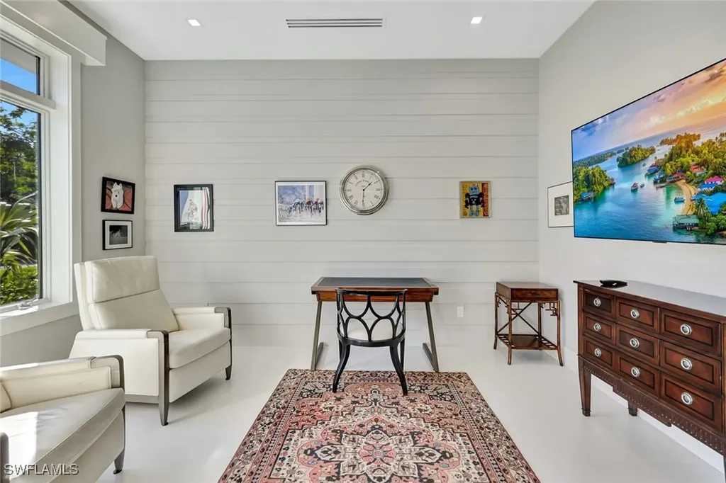 739 5th Avenue N Naples FL 34102