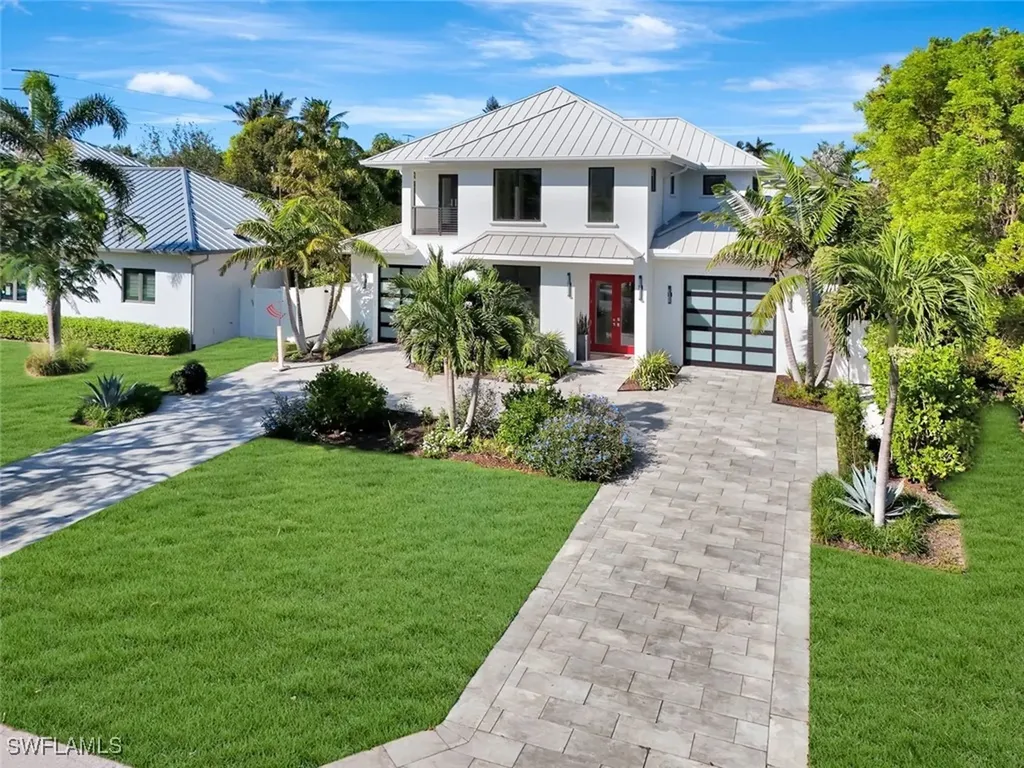 739 5th Avenue N Naples FL 34102