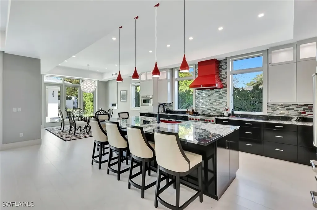 739 5th Avenue N Naples FL 34102