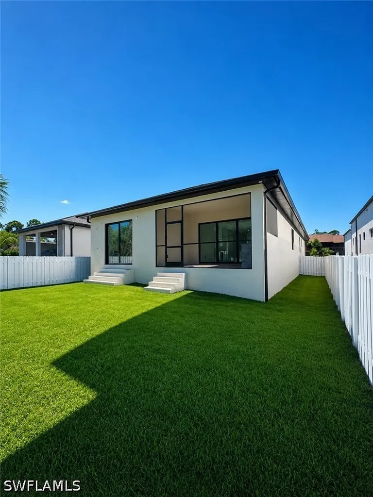 3214 Andrews Avenue Naples FL 34112