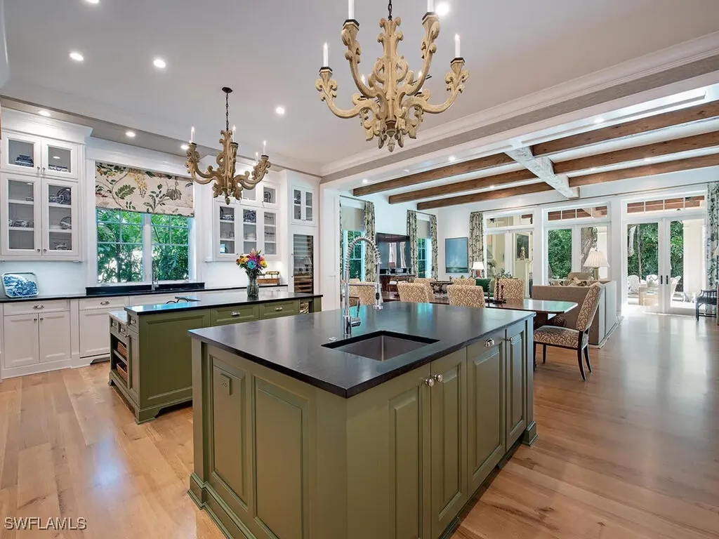 1963 Gulf Shore Boulevard S Naples FL 34102