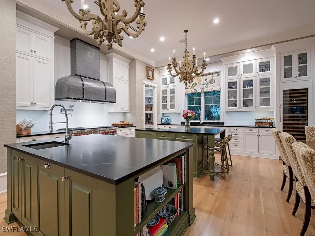 1963 Gulf Shore Boulevard S Naples FL 34102