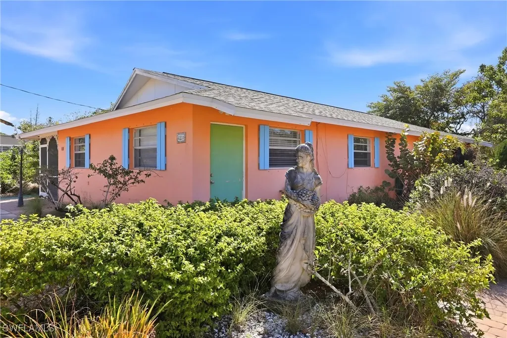 Bonita Springs FL, 4231 Mariner Lane