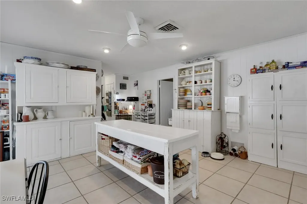 605 101st Avenue N Naples FL 34108