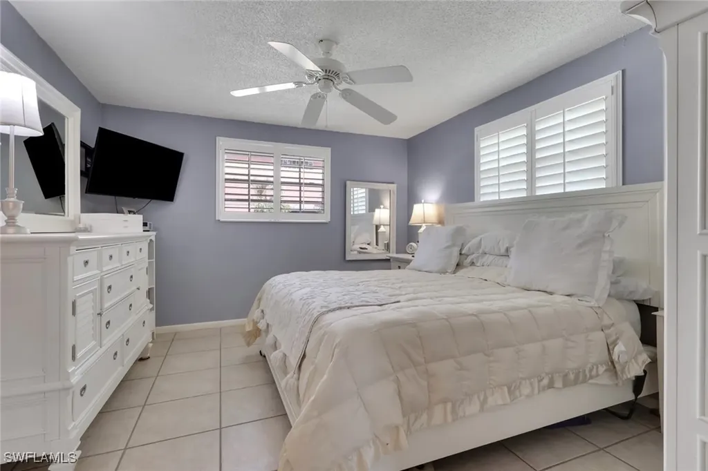 605 101st Avenue N Naples FL 34108