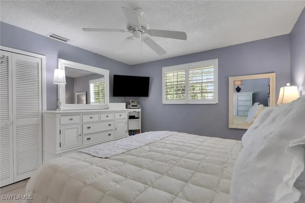 605 101st Avenue N Naples FL 34108