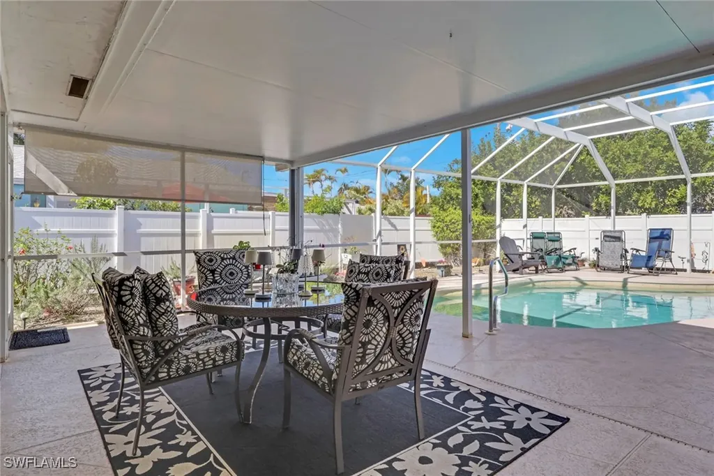 605 101st Avenue N Naples FL 34108