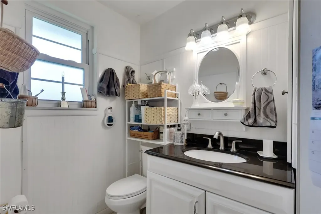 605 101st Avenue N Naples FL 34108