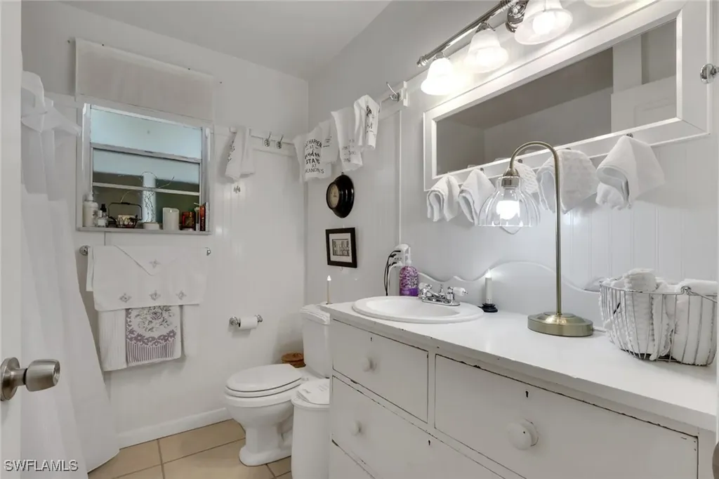 605 101st Avenue N Naples FL 34108