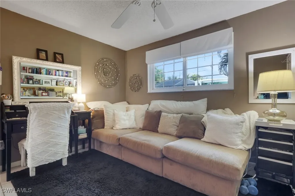 605 101st Avenue N Naples FL 34108