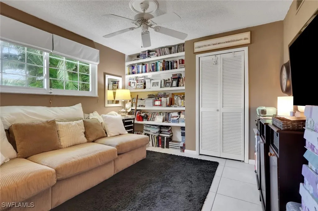605 101st Avenue N Naples FL 34108