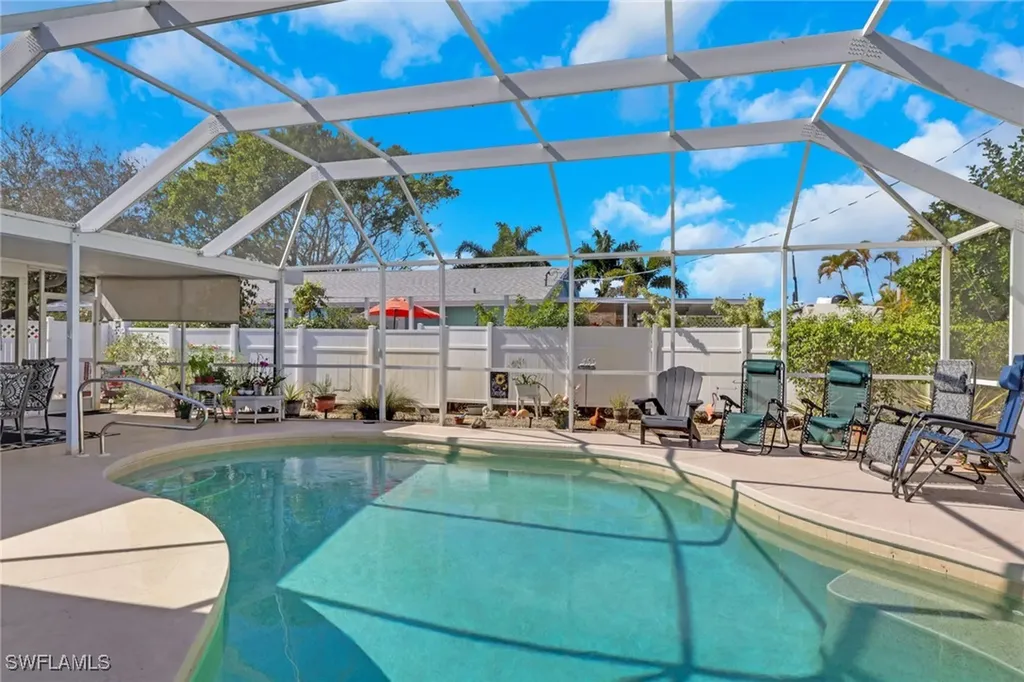 605 101st Avenue N Naples FL 34108