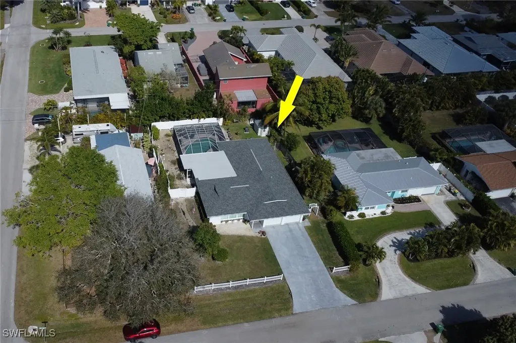 605 101st Avenue N Naples FL 34108