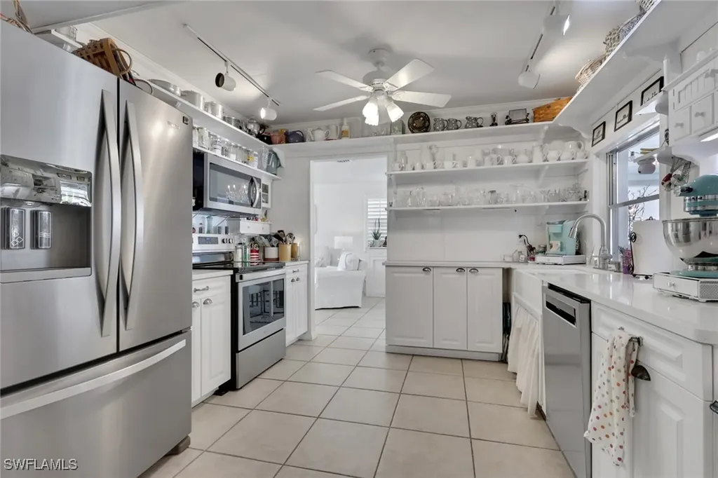 605 101st Avenue N Naples FL 34108