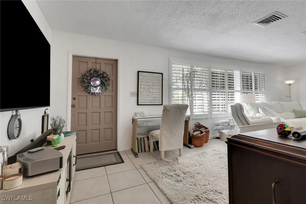 605 101st Avenue N Naples FL 34108