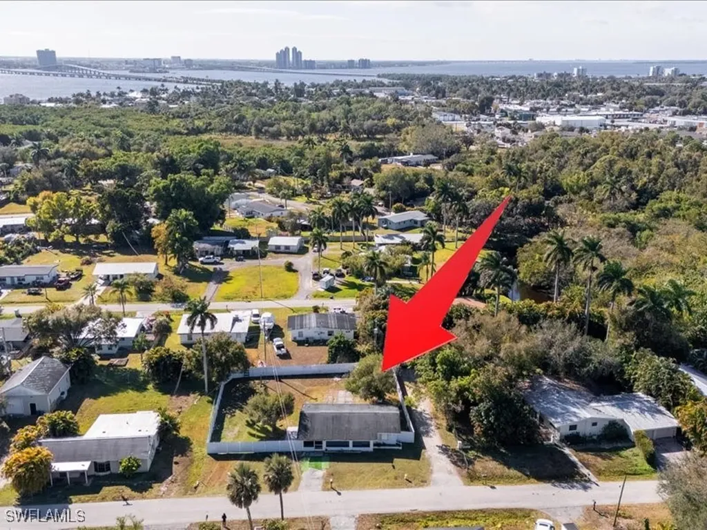 77 Glenmont Drive W North Fort Myers FL 33917