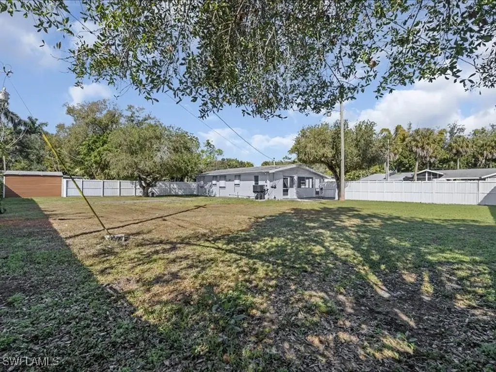 77 Glenmont Drive W North Fort Myers FL 33917