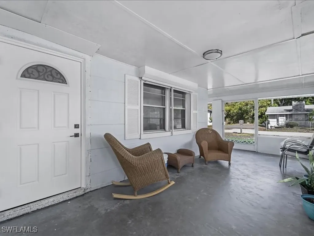 77 Glenmont Drive W North Fort Myers FL 33917