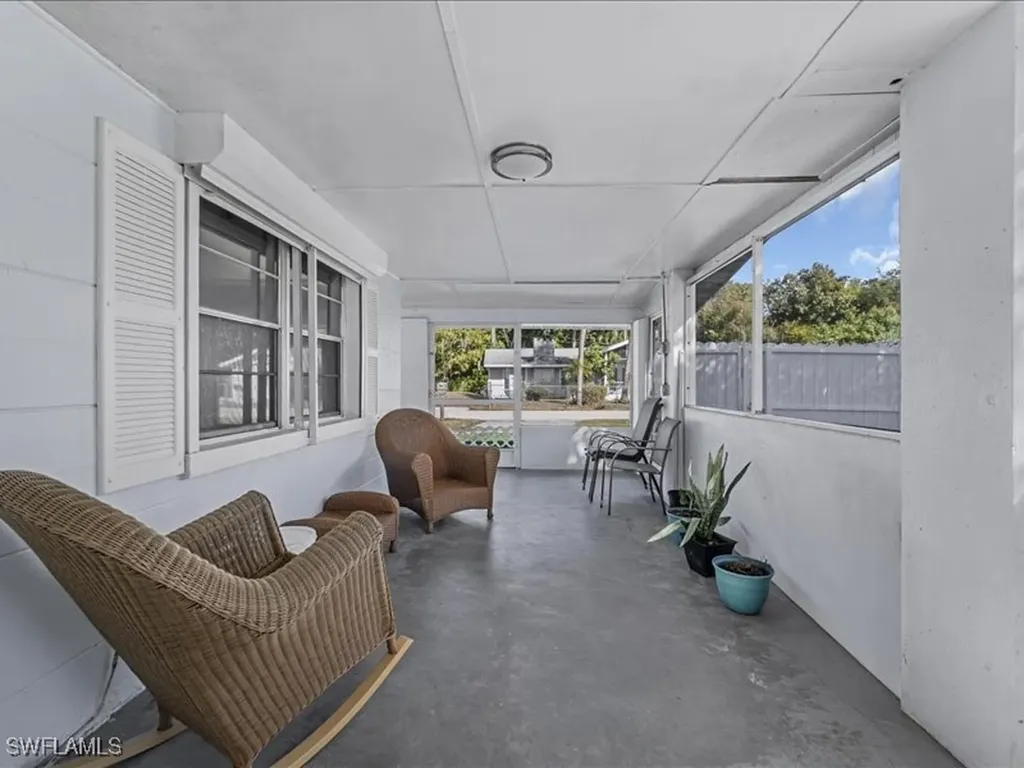 77 Glenmont Drive W North Fort Myers FL 33917