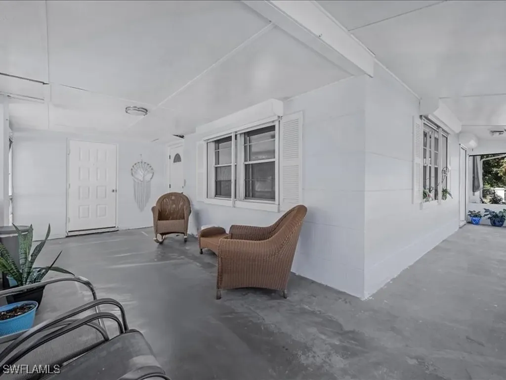 77 Glenmont Drive W North Fort Myers FL 33917