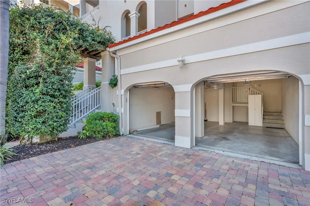 1610 Clermont Drive Naples FL 34109