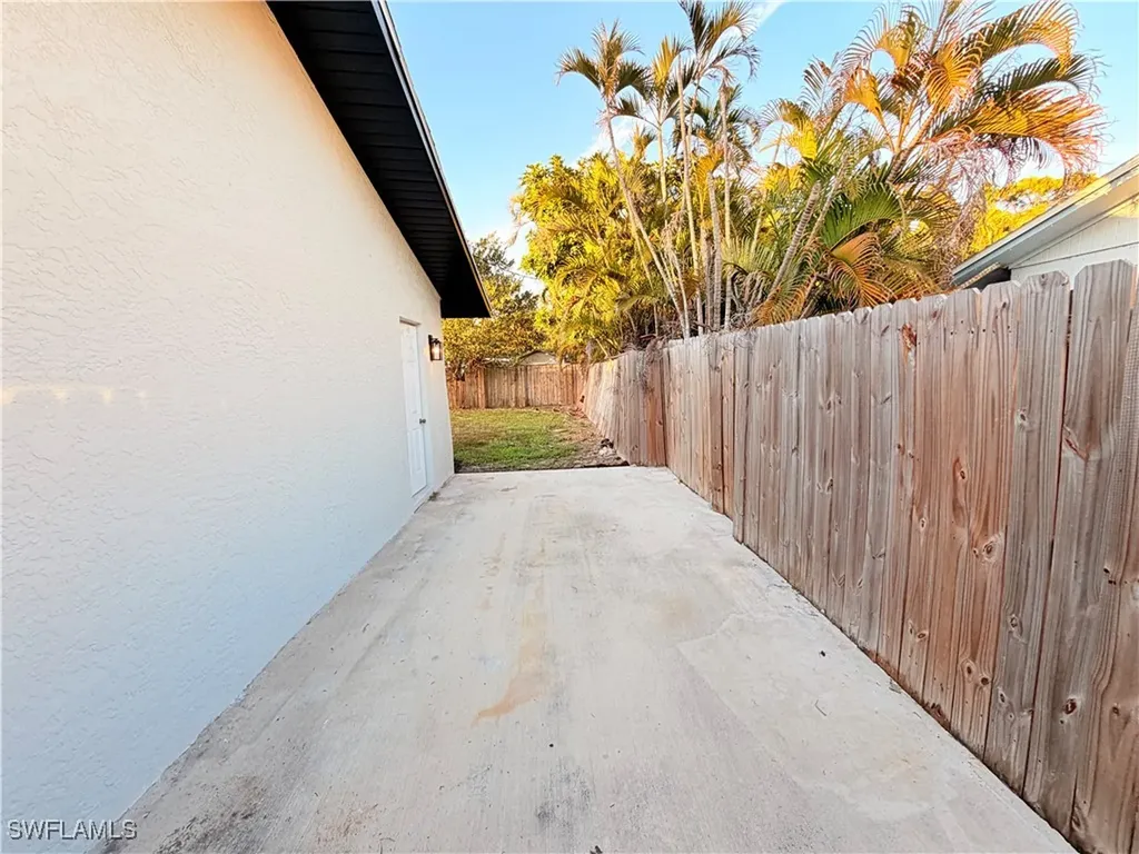 9017 Pineapple Road Fort Myers FL 33967