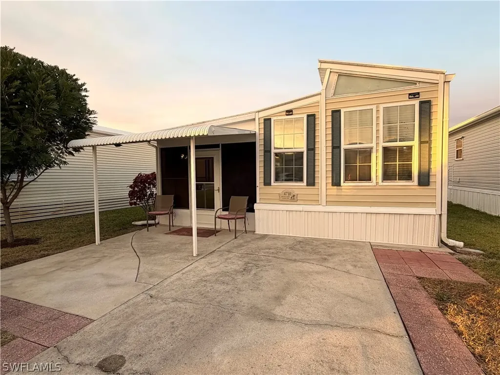 4710 Split Log Lane W Estero FL 33928