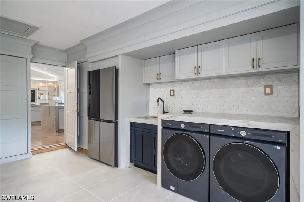 805 Lake Vista Court Naples FL 34108